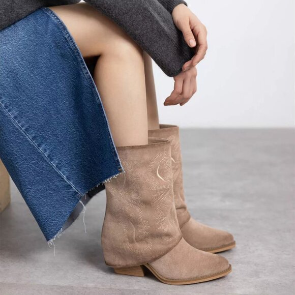 NWT XTI Suede Foldover Booties 144470 American Size 8 European Size 39 - Picture 1 of 11